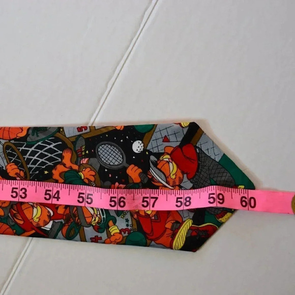 Host Pick!  Vtg Garfield Sports Tie - Picture 5 of 6
